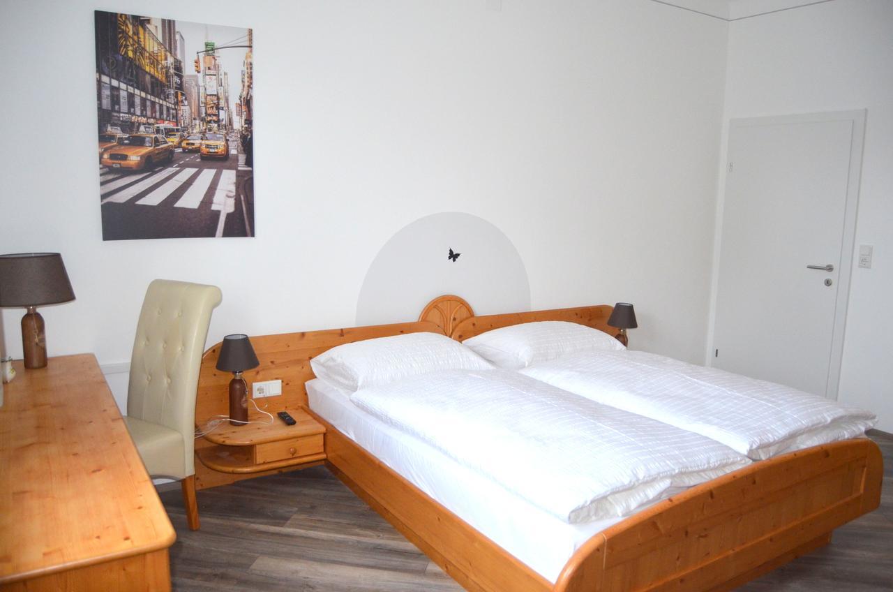 Pension Zum Strell Hollabrunn Εξωτερικό φωτογραφία